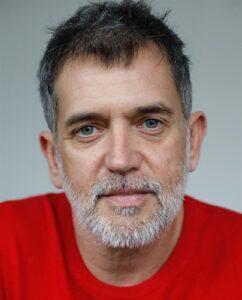 Portrait de Rafael Linares, Acteur et Coach d'Acteurs à Method Acting Center